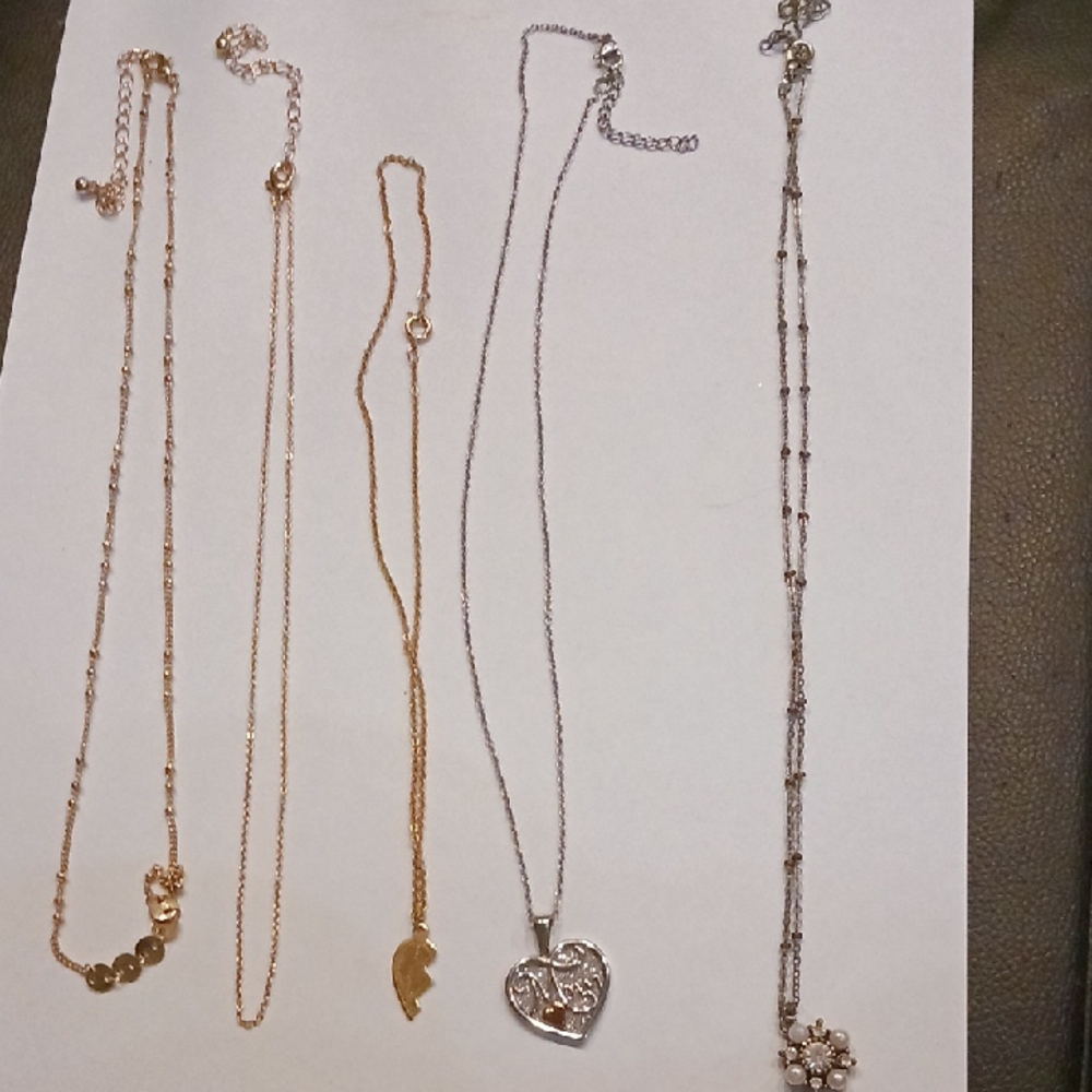 Elegant Gold and Silver Colored 5 Necklace Jewelry Lot